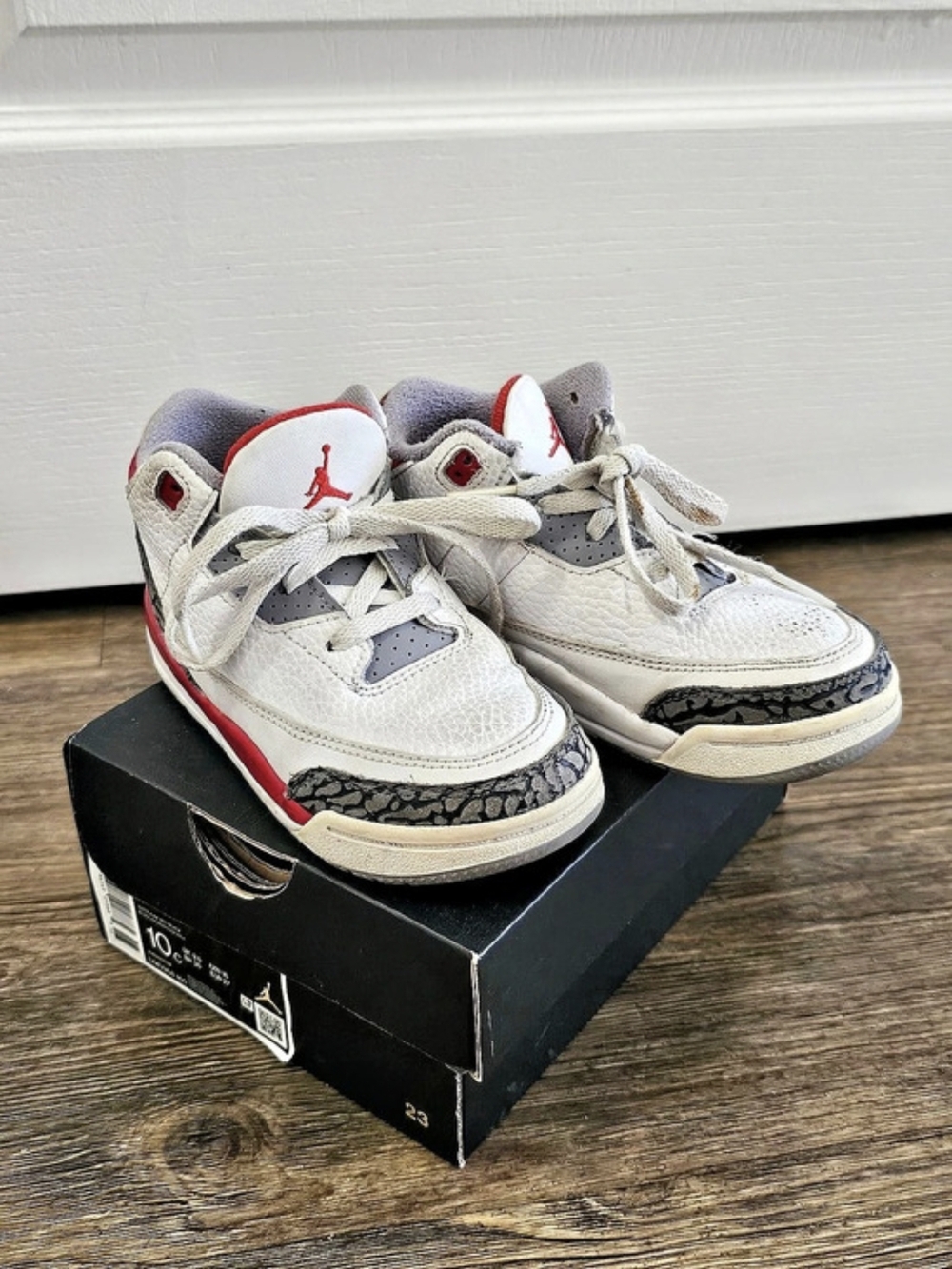 Jordan Air Jordan 3 Retro TD Size 10C White Fire Red Air White & Red Baby